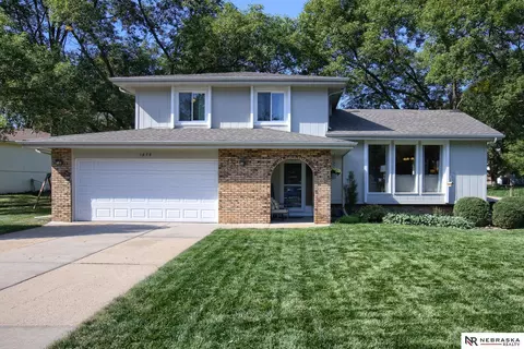 1878 Eldorado Dr, Omaha, NE 68154