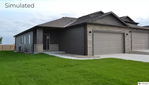 2800 Kings Corner Dr, Lincoln, NE 68516