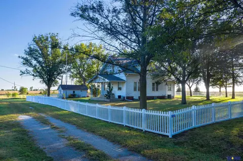 767 Princeton Rd, Martell, NE 68404