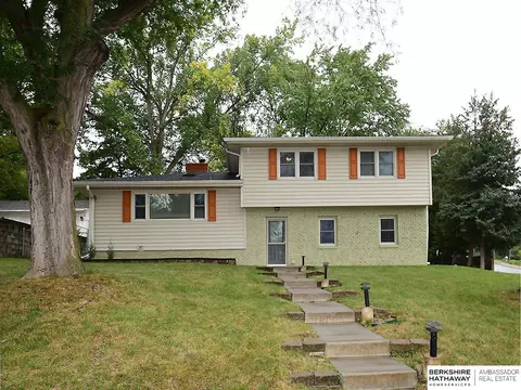 2106 S 84th St, Omaha, NE 68124