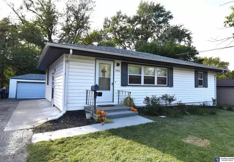 4922 N 63rd St, Omaha, NE 68104