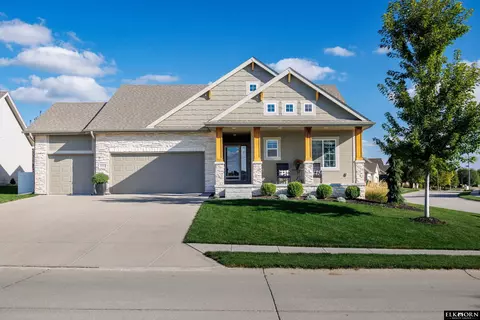 5955 N 154 St, Omaha, NE 68116