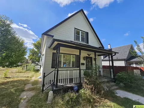 5328 S 33rd St, Omaha, NE 68107