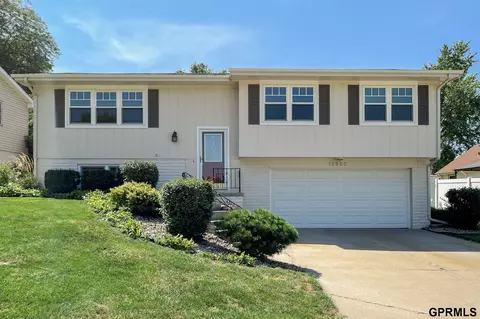 15805 Orchard Ave, Omaha, NE 68135