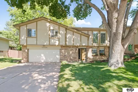 11036 Crown Point Ave, Omaha, NE 68164