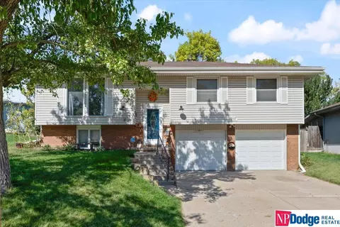 6722 S 75 Ave, Ralston, NE 68127