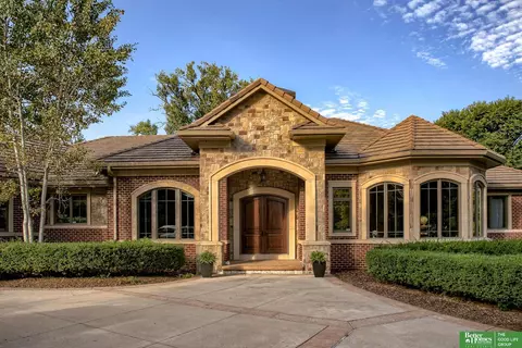 602 S 91 Cir, Omaha, NE 68114
