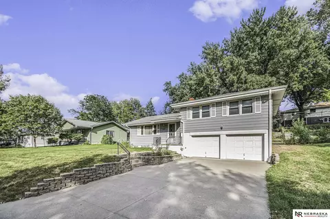 3037 S 109th St, Omaha, NE 68144