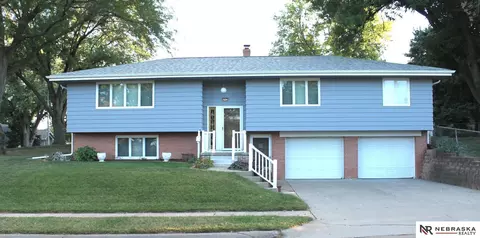 4905 B St, Omaha, NE 68106