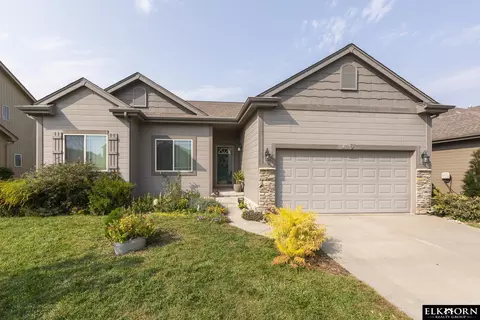 17218 Rampart St, Omaha, NE 68136