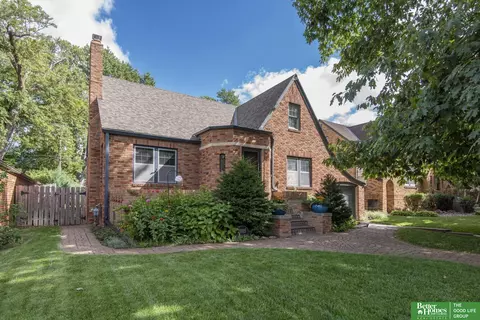 2005 N 54 St, Omaha, NE 68104