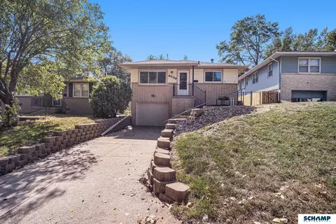 6009 Charles St, Omaha, NE 68132