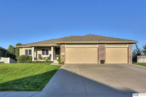 13510 S 44th St, Bellevue, NE 68123