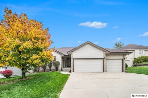 15534 Seward St, Omaha, NE 68154