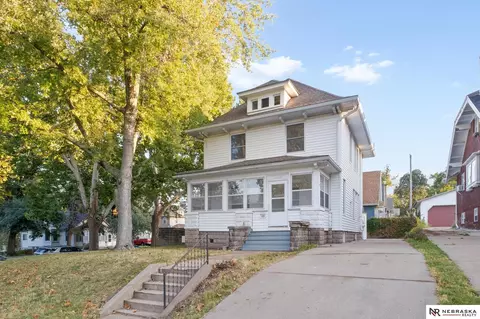 2003 Deer Park Blvd, Omaha, NE 68108