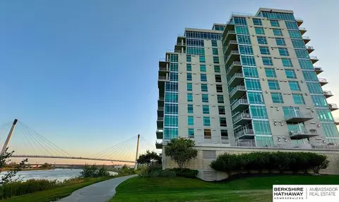 444 Riverfront Plz #402, Omaha, NE 68102