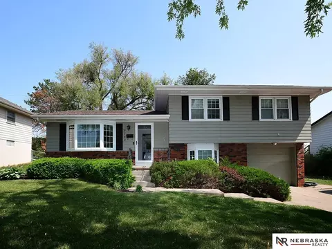 9342 Corby St, Omaha, NE 68134
