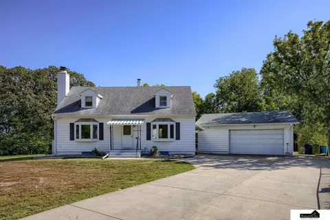 2303 Wilson Dr, Bellevue, NE 68005
