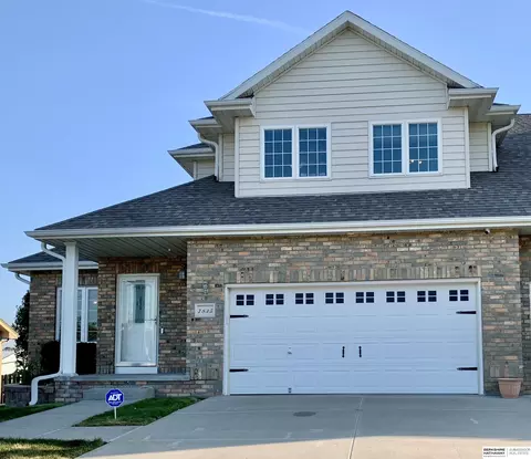 7835 Heritage Cir, Ralston, NE 68127
