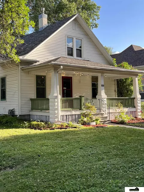 3073 W St, Lincoln, NE 68503