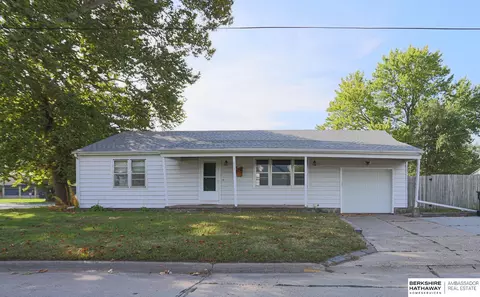 219 E Charles St, Valley, NE 68064