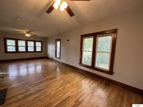 917 8th St, Fairbury, NE 68352