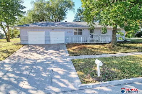 725 W Nance Ave, Lincoln, NE 68521