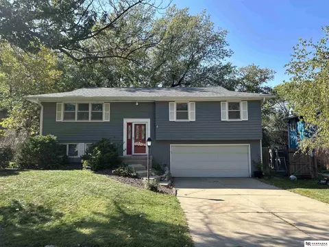 441 Driftwood Dr, Lincoln, NE 68510
