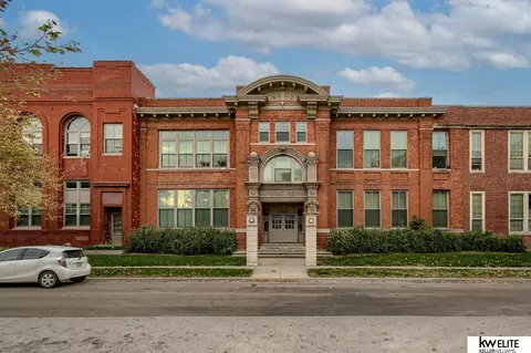 1223 N 9 St #109, Lincoln, NE 68508