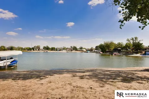 17105 Perch Dr, Bellevue, NE 68005