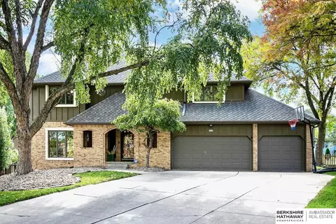16327 Westfield Cir, Omaha, NE 68130