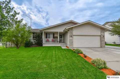 8325 Wendell Way, Lincoln, NE 68516