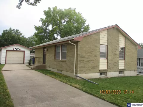 6921 Huntington Ave, Lincoln, NE 68507
