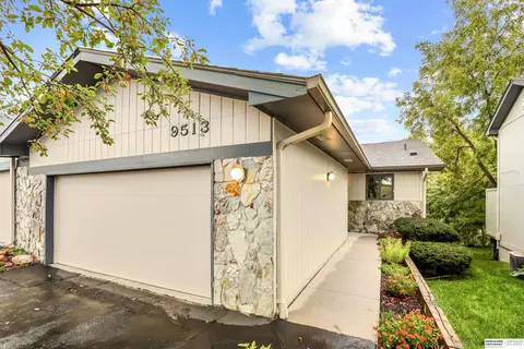 9513 Parker St, Omaha, NE 68114
