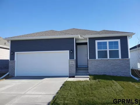 12617 S 204th Ave, Gretna, NE 68028