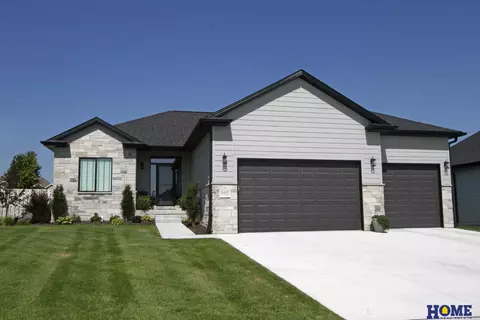 6445 Granite Ridge Rd, Lincoln, NE 68526