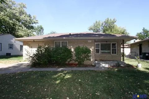 5120 Linden St, Lincoln, NE 68516