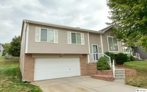 7608 Fillmore St, Omaha, NE 68122
