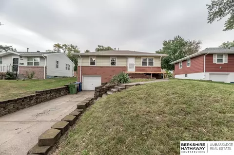 7211 S 40 St, Bellevue, NE 68147