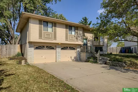 3104 Mirror Cir, Bellevue, NE 68123