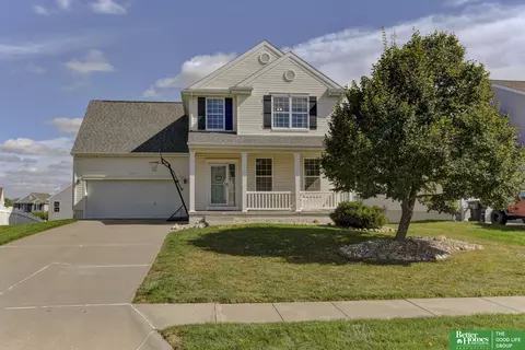 2111 S Mineral Dr, Papillion, NE 68046