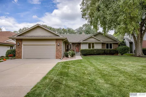 14817 Underwood Ave, Omaha, NE 68154