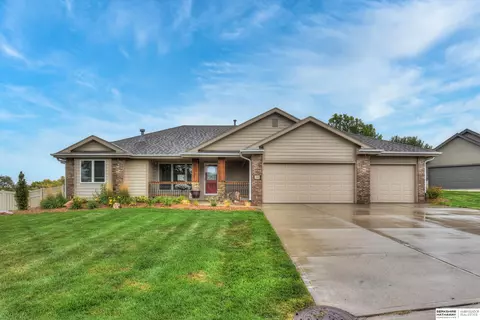 19608 Bellbrook Blvd, Gretna, NE 68028