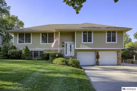 14724 Madison Cir, Omaha, NE 68137