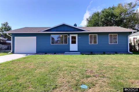 127 North Dr, Fremont, NE 68025