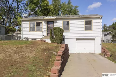 7522 Joseph Ave, La Vista, NE 68128