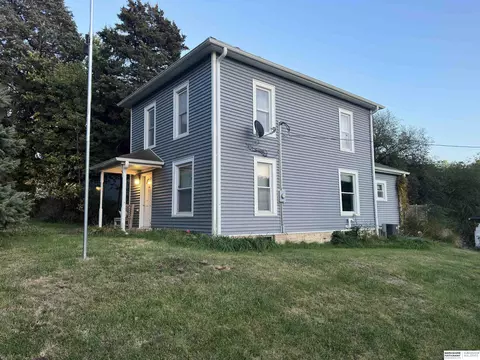 601 Eldora Ave, Weeping Water, NE 68463