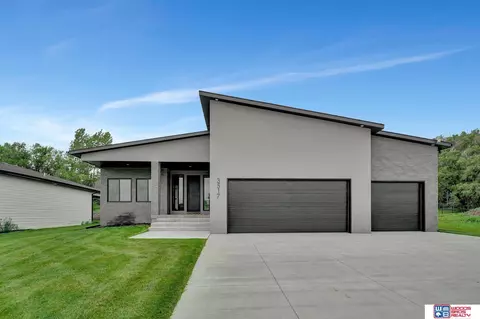 3517 Kilkee Rd, Lincoln, NE 68520