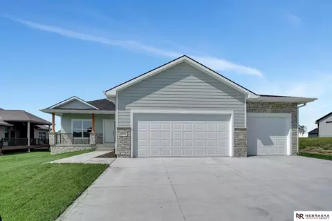 1017 Asher Ave, Hickman, NE 68372