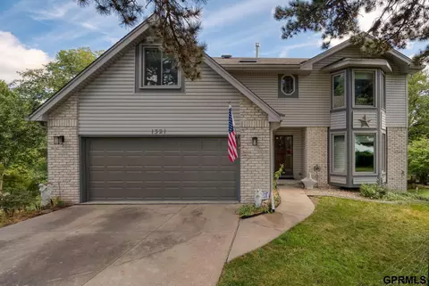 1321 Camp Gifford Rd, Bellevue, NE 68005